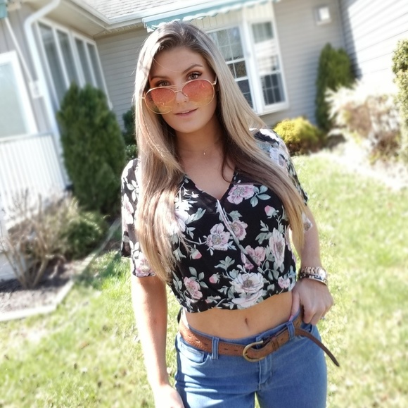 Hi there! A Little About Me :) - Picture 2 of 4